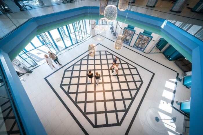 vue intérieure hall d'entée de l'établissement Aïga Resort
