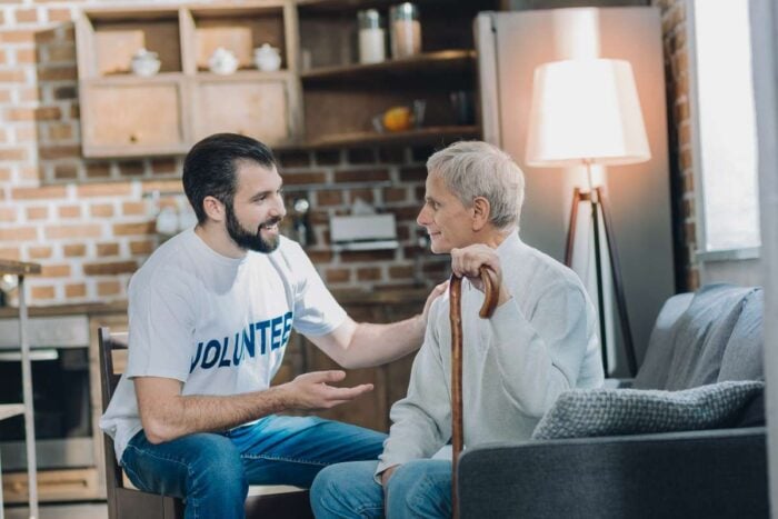 Travailler et aider un proche