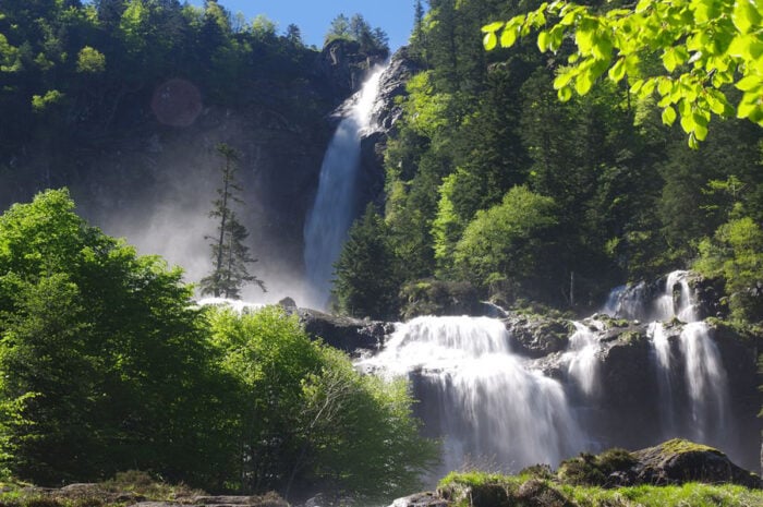 Cascade d'Ars à Aulus-les-Bains (Ariège, Occitanie), l'une des plus belles cascades d'Occitanie © Pierre Goujet - Wikimedia Commons