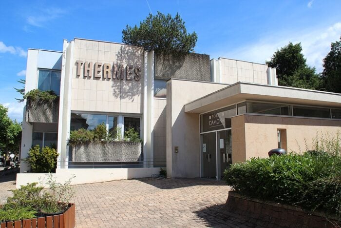 Thermes de Bourbonne-les-Bains @ Lionel Allorgen – CC BY-SA 3.0