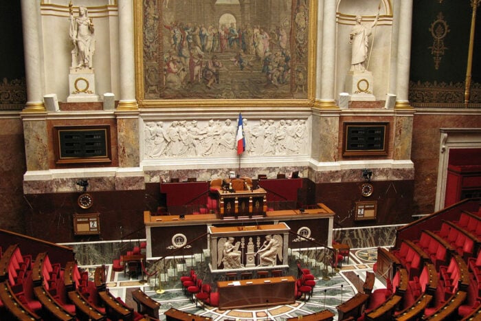 Décret sur les cures ALD : un courrier adressé au Premier ministre par 25 parlementaires Assemblée nationale ©Wikimedia commons