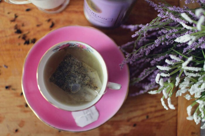 Tasse de tisane infusion lavande © Pexels - Leah Newhouse