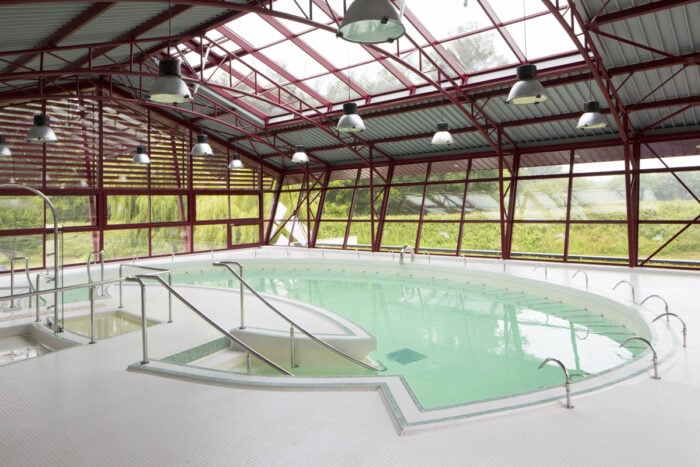 Piscine thermale des Thermes de Préchacq