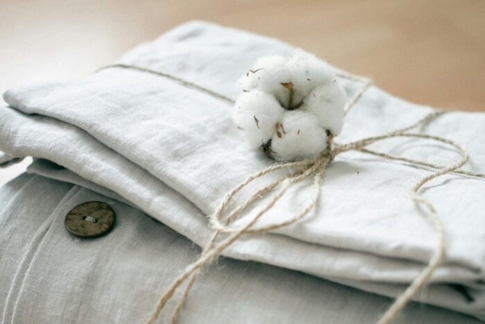 Du linge de lit en coton ou en lin aide à mieux dormir quand il fait chaud