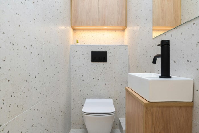 Adopter de bonnes habitudes aux toilettes pour prévenir la constipation