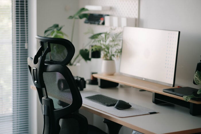 Chaise de bureau ergonomique pour soutenir le dos © Pexels - Alpha En