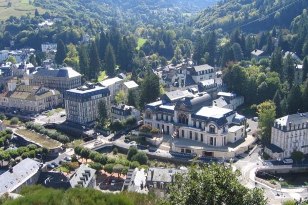 Cure thermale La Bourboule - Vue aérienne des thermes