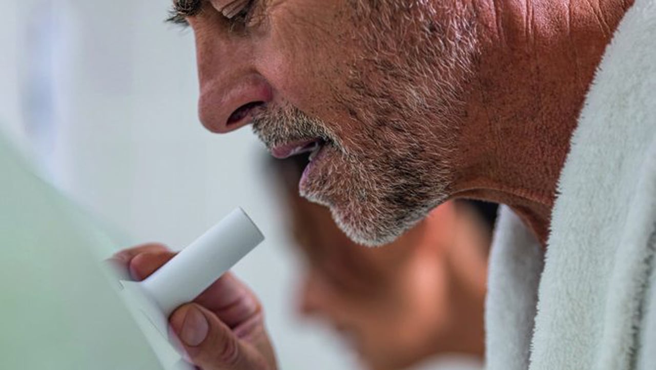 Homme en cure Voies respiratoires aux thermes de Bagnères-de-Luchon