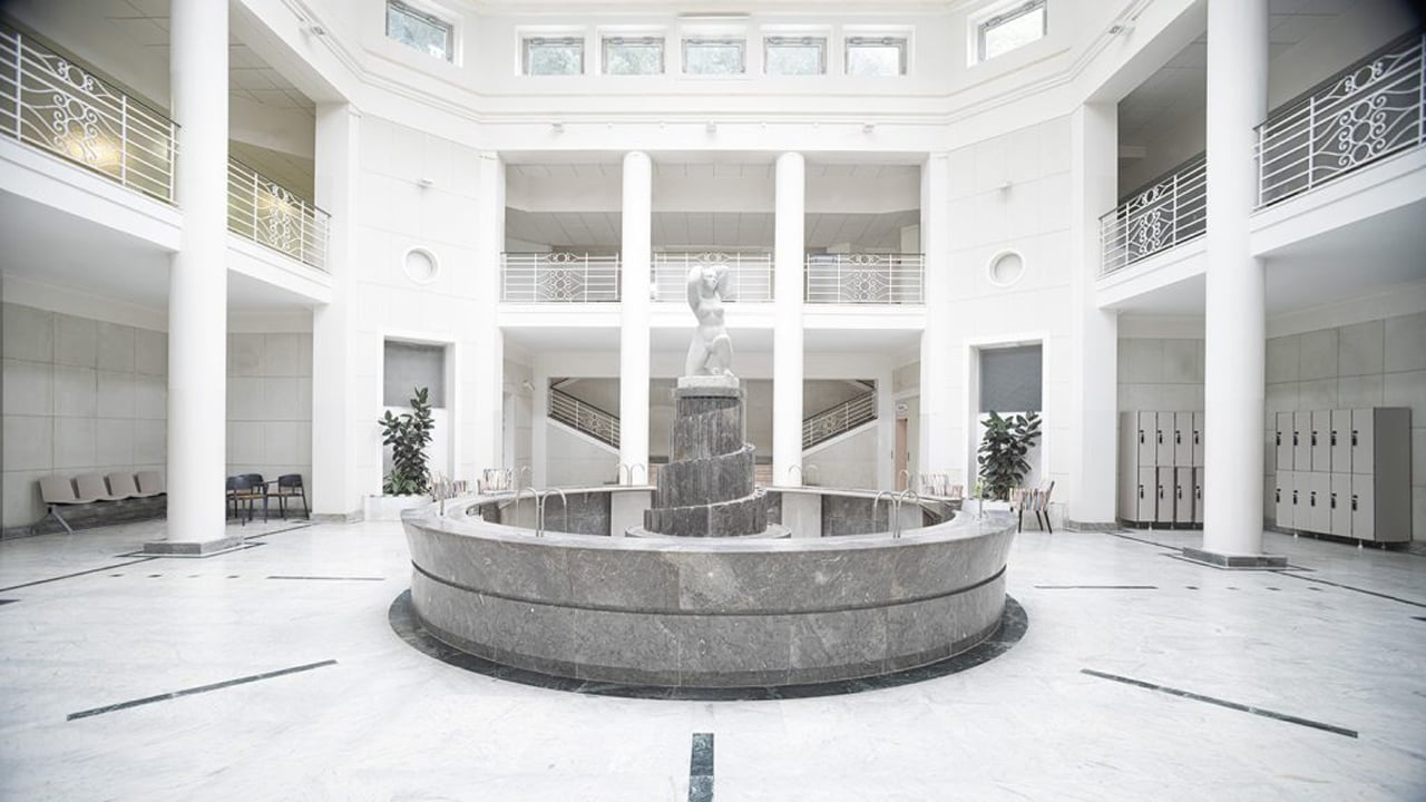 Intérieur des thermes de Bagnères-de-Luchon