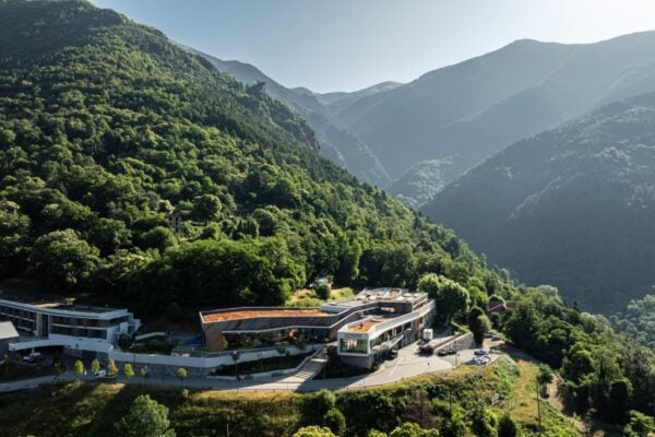 vue aérienne drone thermes berthermont cote d'azur