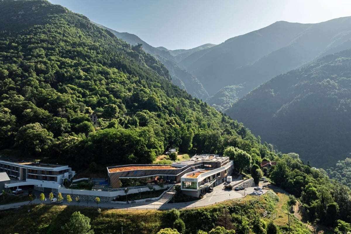 vue aérienne drone thermes berthermont cote d'azur