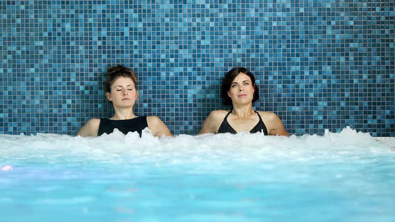 bain-massant-en-cure-thermales-thermes-salins-les-bains-thermasalina