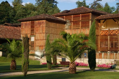 Cure thermale Barbotan-les-Thermes - Les façades de bois des thermes