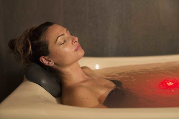 Cure thermale Châtel-Guyon - Bain apaisant au spa thermal