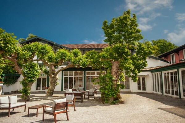 Façade des Thermes de Saubusse dans les Landes