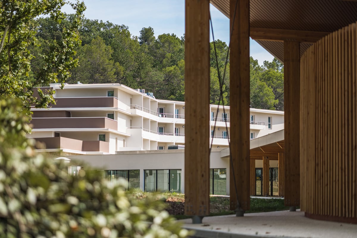 Vue sur hotel des Thermes des Fumades