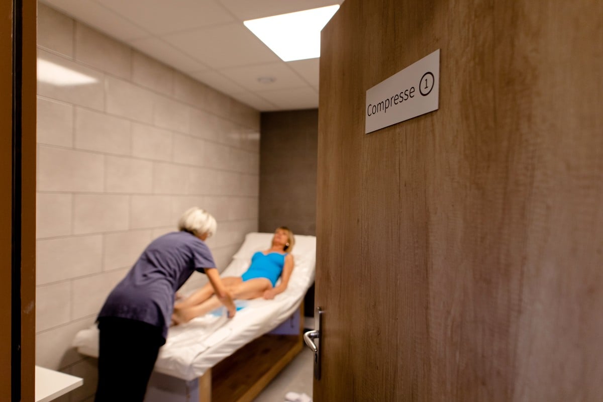soins compresses pendant cure thermale à Vals les bains ©Melissa Crus
