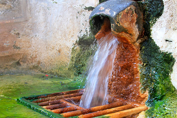 L'eau thermale de Chaudes Aigues © David FROBERT