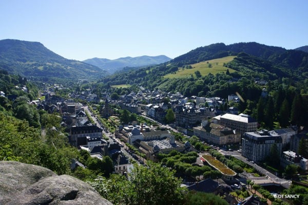 Vue sur La Bourboule de la roche des Fées