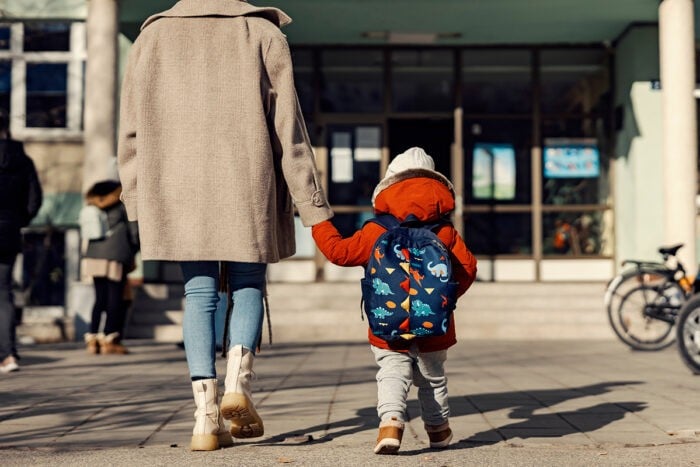 Garde d’enfants en cure thermale : quelles solutions ?