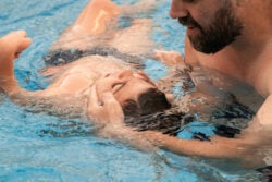 kinésithérapie en bassin pour enfant