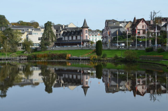 villas autour du lac de Bagnoles de l'Orne