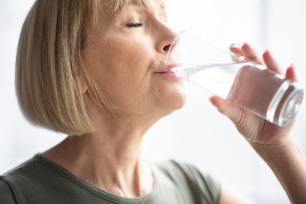 Bien s'hydrater aide à vivre plus longtemps