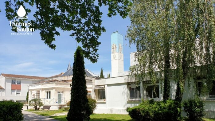 Façade de l'établissement thermal de Saujon