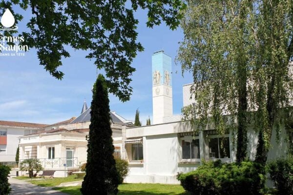 Façade de l'établissement thermal de Saujon