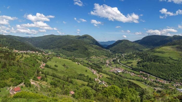 Vue aérienne station thermale de Plombières-les-Bains