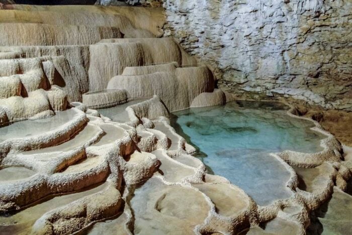 Les grottes de la Balme