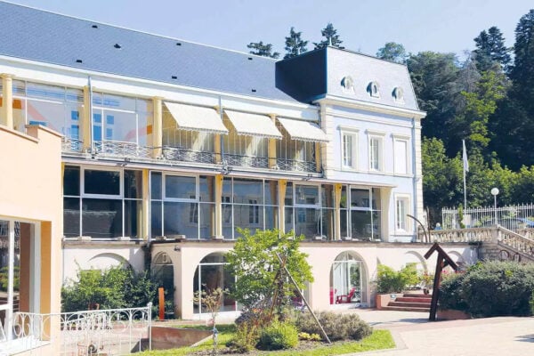 Façade extérieure Thermes de Bourbon-Lancy