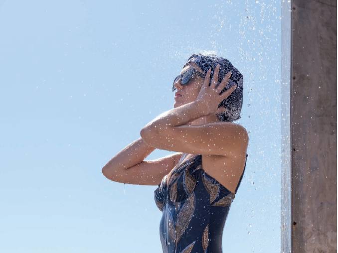 Bonnet de bain Wimex femme sous la douche