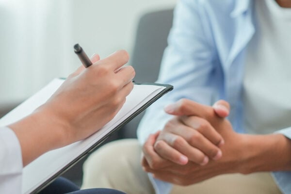 Consultation entre un docteur et son patient