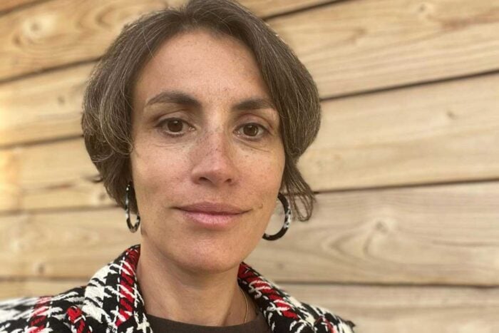 Photo de Marie Chomette qui témoigne sur sa cure post-cancer du sein effectuée à Balaruc-les-Bains