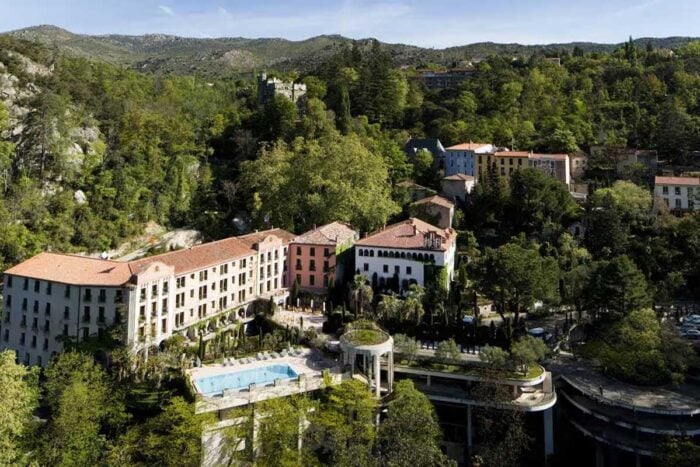 Vue aérienne des thermes de Molitg-les-Bains