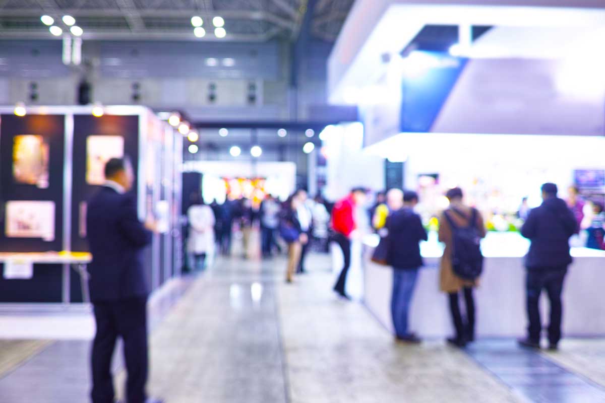 Vu d'un salon organisé dans un parc des expositions