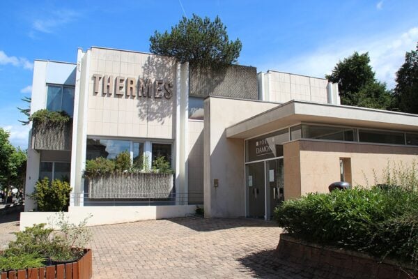 Thermes de Bourbonne-les-Bains @ Lionel Allorgen – CC BY-SA 3.0