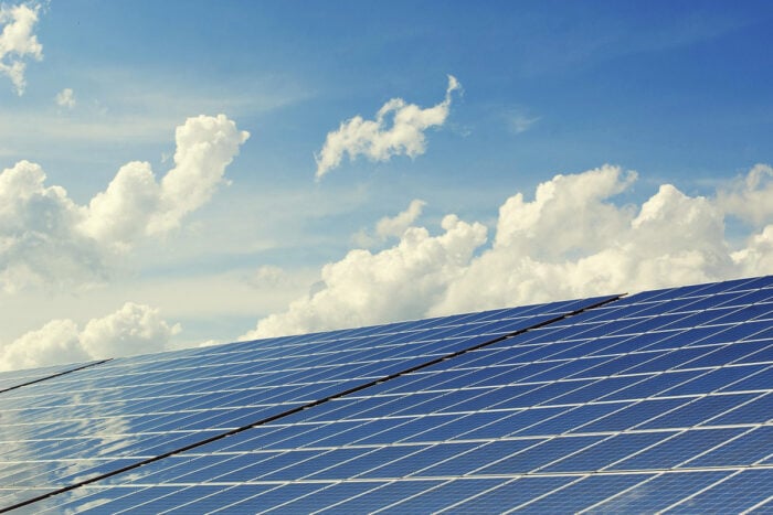 Panneaux solaires pour améliorer l'indépendance énergétique des centres thermaux Crédit image : andreas160578 from Pixabay