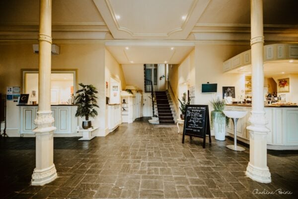 hall entrée grand hotel des bains 3 etoiles vals les bains