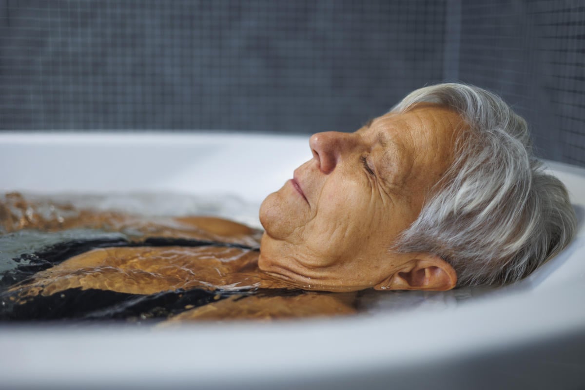 curiste dans bain bouillonnant cure Digne les Bains