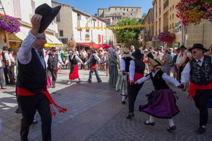 Fête provençale à Gréoux-les-Bains ©Office de Tourisme de Gréoux-les-Bains