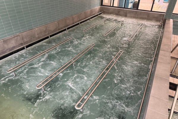 Couloir de marche au centre thermal d'Amnéville pour l'orientation phlébologie
